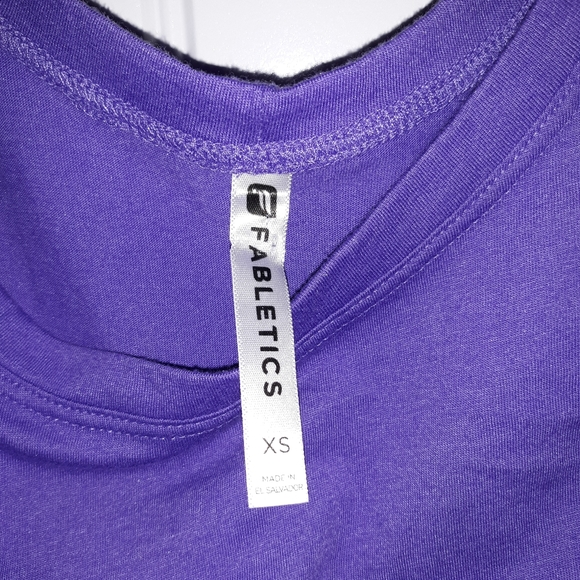 Fabletics shirt - Picture 2 of 3